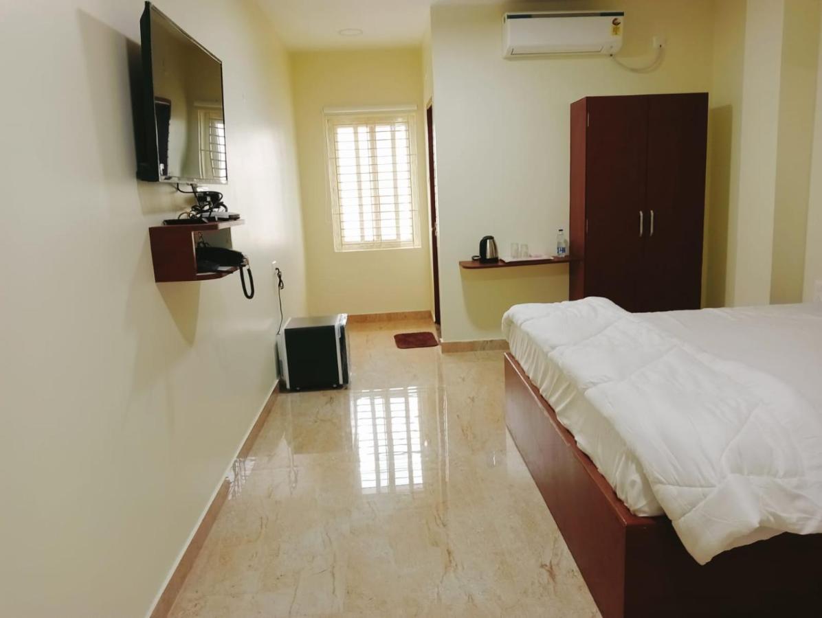 The Paradise Guest Inn Nellore Esterno foto