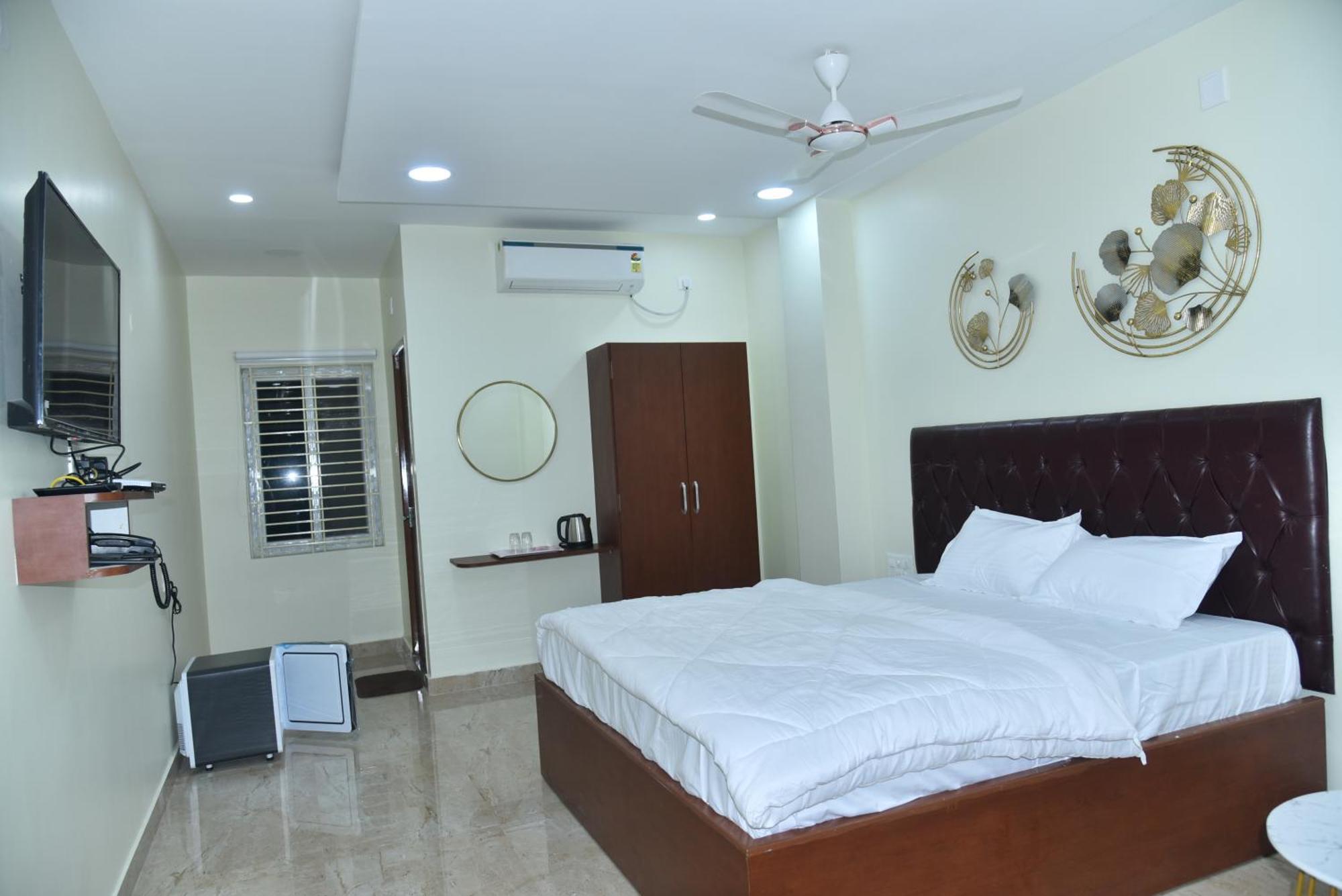 The Paradise Guest Inn Nellore Esterno foto